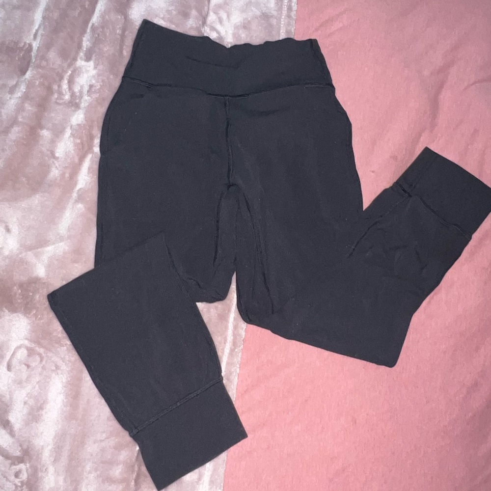 Lululemon cropped align joggers